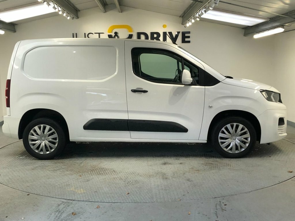 Peugeot Partner Mpv MK19YKA White #4