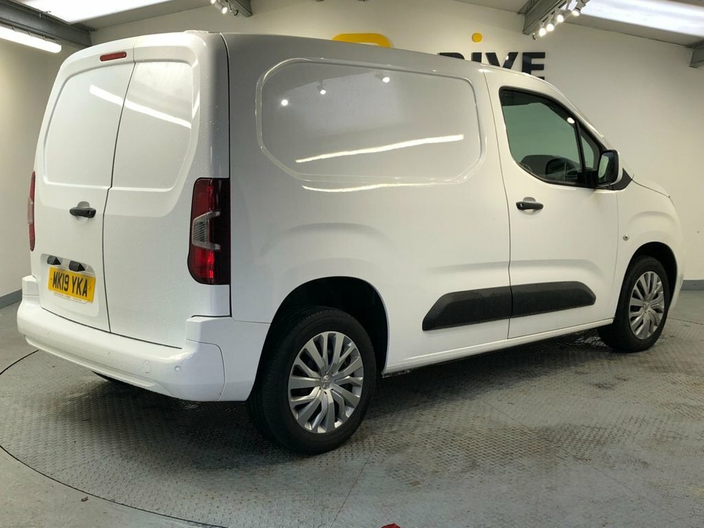 Peugeot Partner Mpv MK19YKA White #5