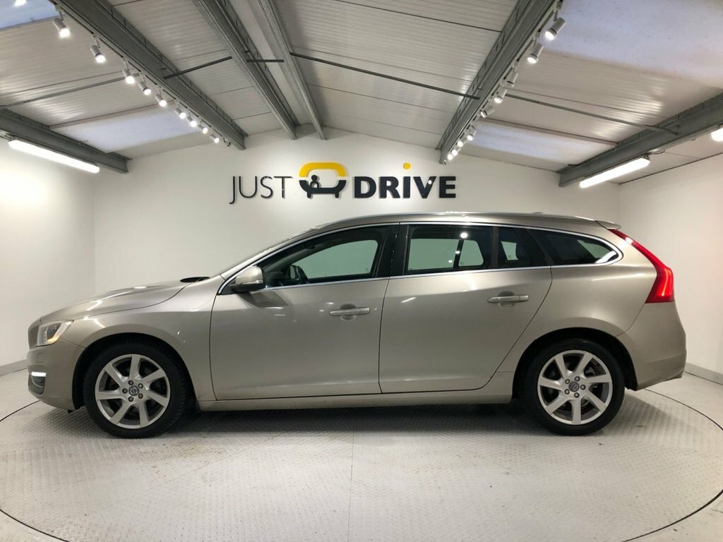 Volvo V60 2L Se Lux Gold #2