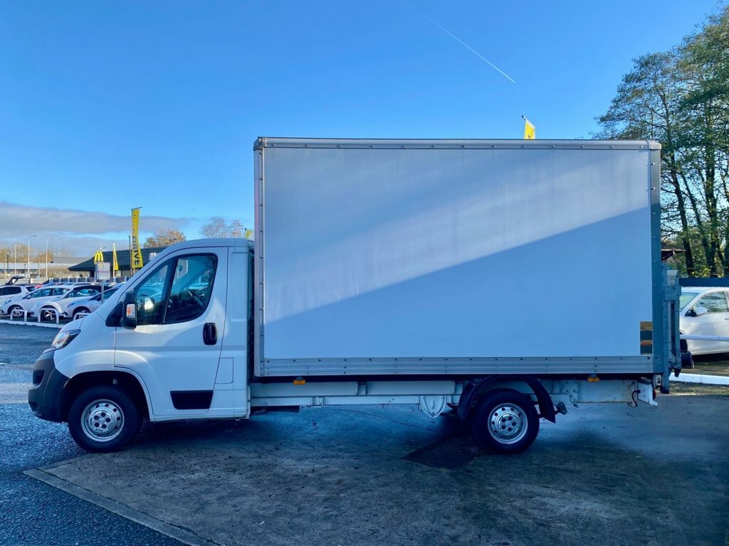 Peugeot Boxer 2L Built For Business Plus White