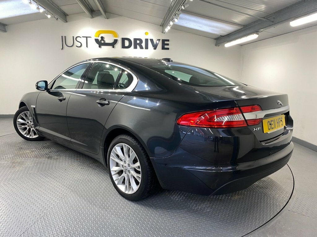 Jaguar XF 2.2L Luxury Grey #3