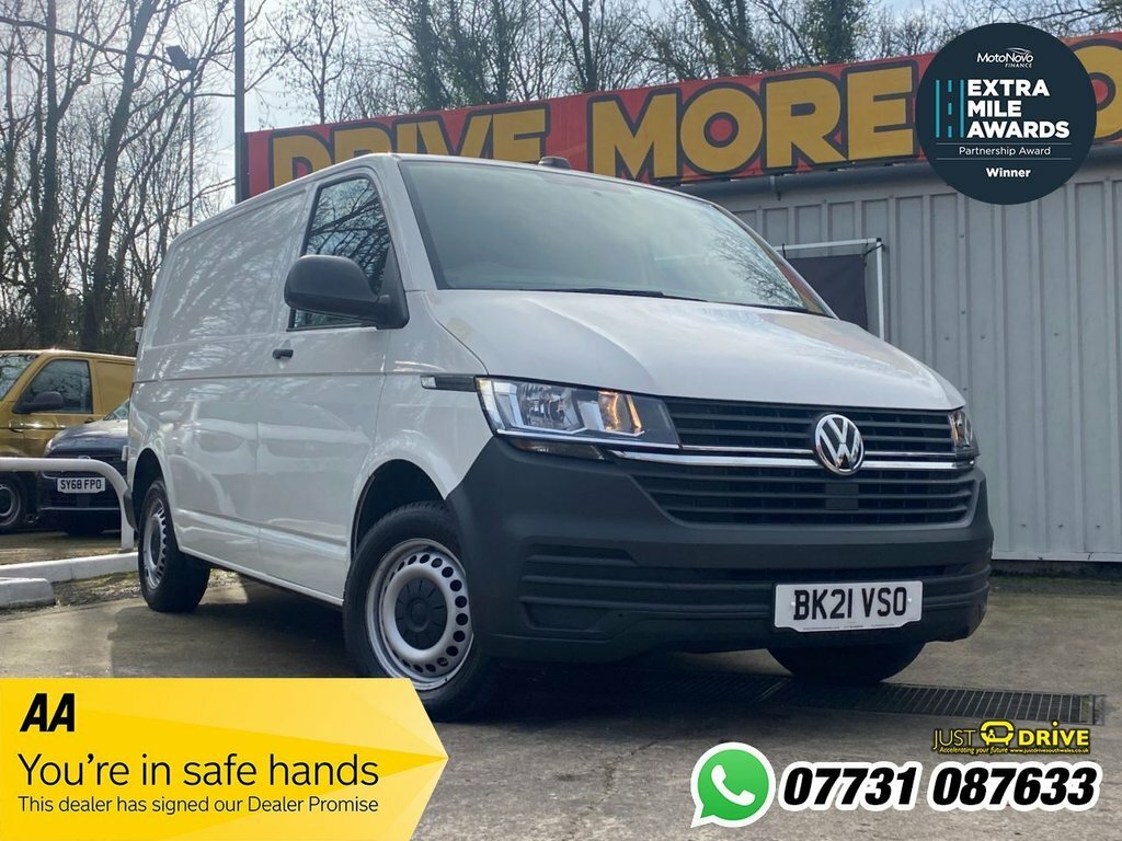 Volkswagen Transporter 2L Startline White