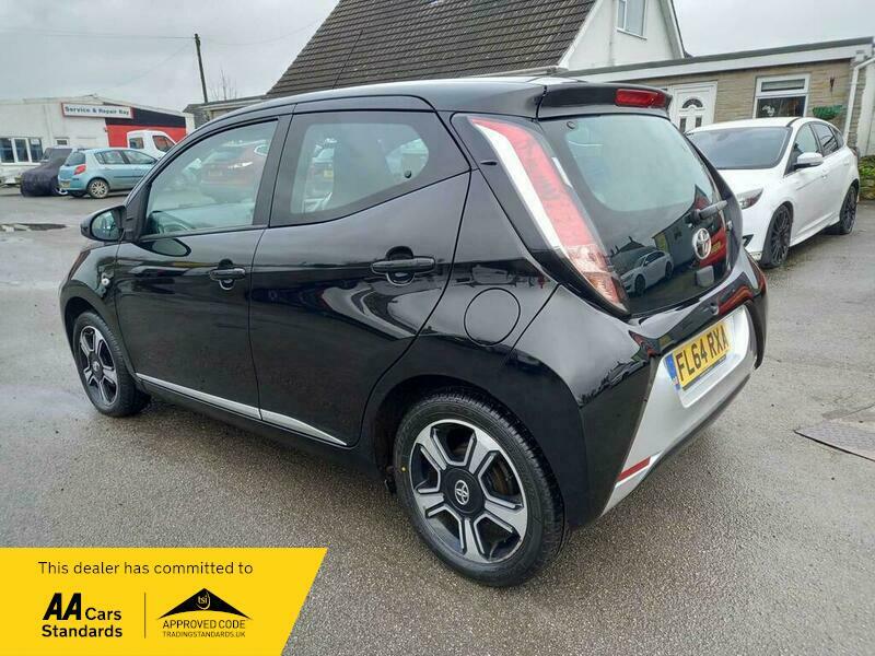 Toyota Aygo Vvt-i X-clusiv FL64RXA Black #3