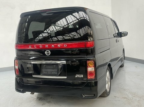 Nissan Elgrand E51 2.5 V6 Black #6