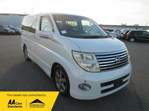 Nissan Elgrand E51 2.5 V6 White
