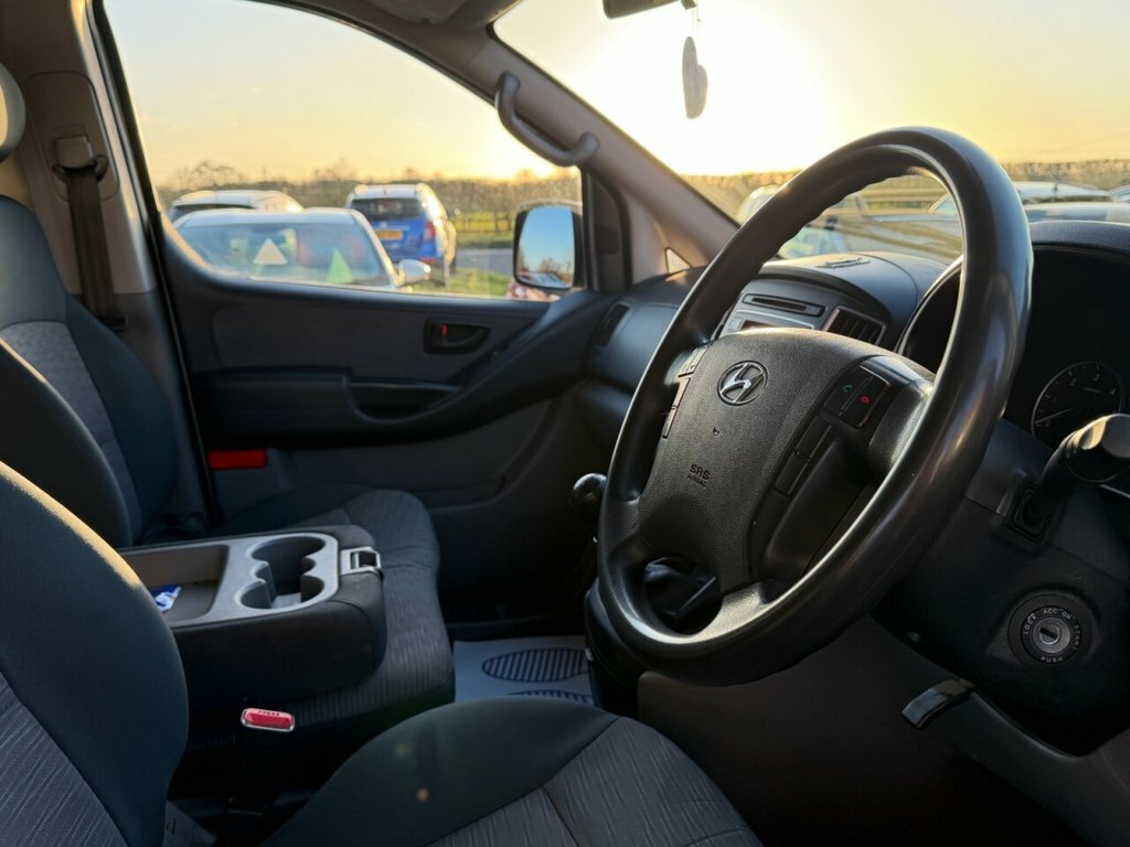 Hyundai iLoad Crdi Se White #10