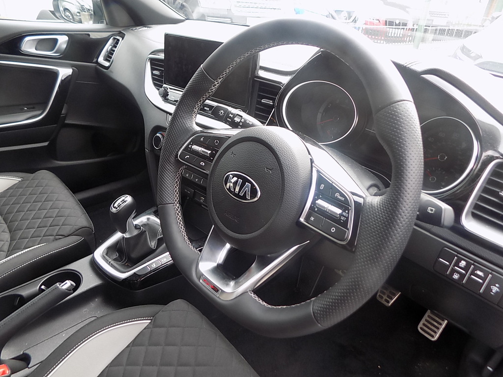 Kia Ceed Gt-line Isg White #2
