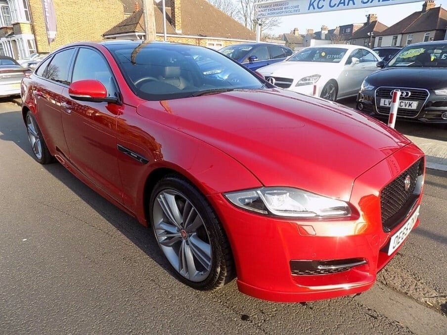 Jaguar XJ D V6 R-sport Red