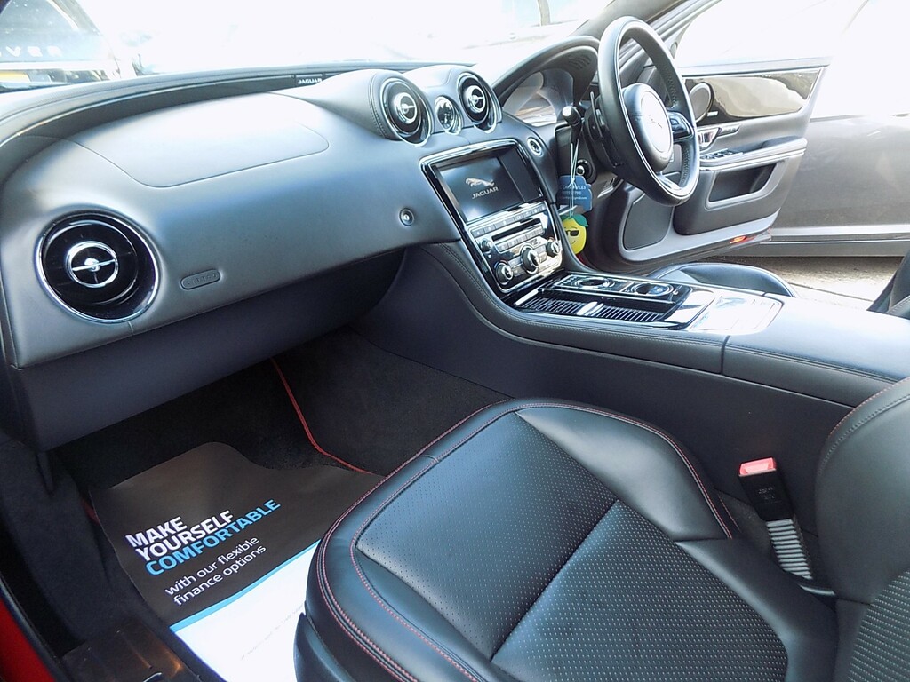 Jaguar XJ D V6 R-sport Red #2