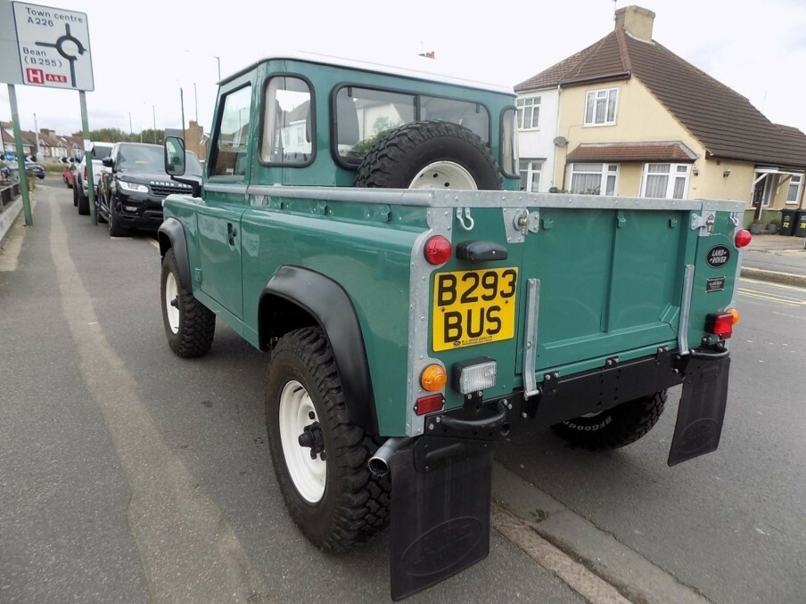 Land Rover Defender 90 -- Green #3