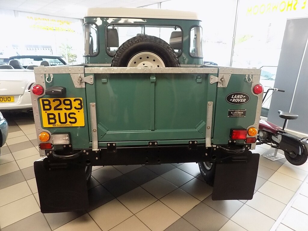 Land Rover Defender 90 -- Green #4