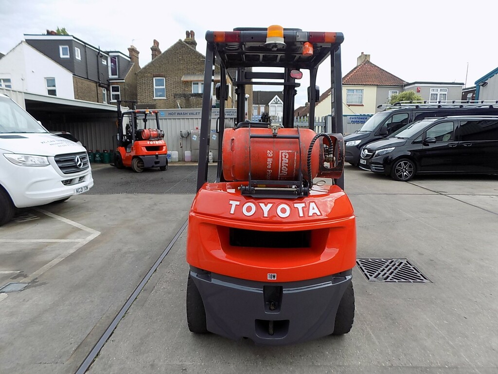 Toyota 350 Mwb Export No Vat Spare Or Repairs White #6