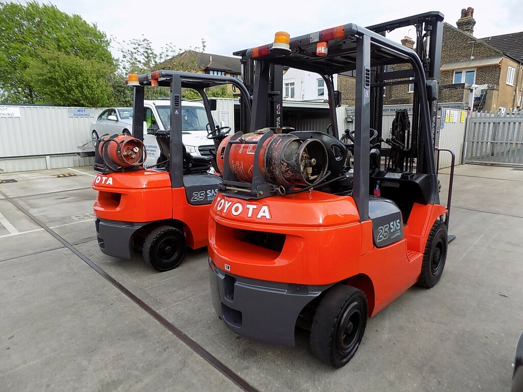 Toyota 350 Mwb Export No Vat Spare Or Repairs White #21