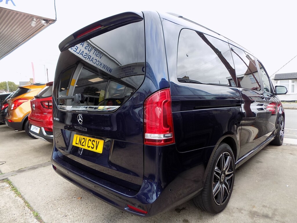 Mercedes-Benz V Class V Class V300 Amg Line Blue #6