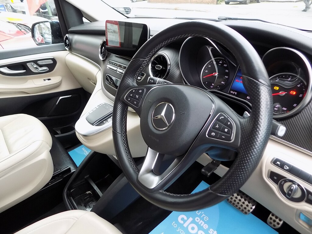 Mercedes-Benz V Class V Class V300 Amg Line Blue #2