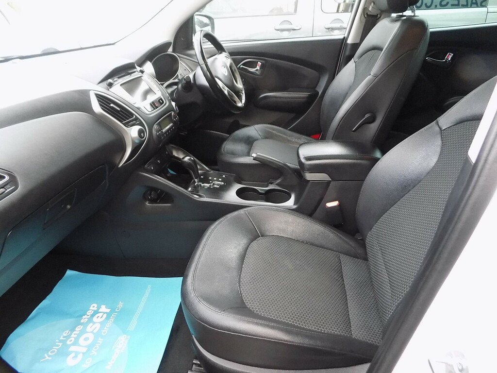 Hyundai Ix35 Crdi Premium White #5