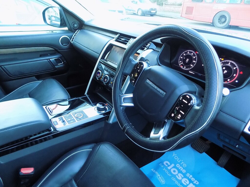 Land Rover Discovery Sdv6 Hse Luxury KM19CYJ  #2