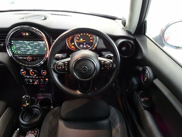Mini Hatch 1.5 Cooper Hatchback Steptronic Euro 6 RE18WDK Red #6
