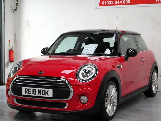 Mini Hatch 1.5 Cooper Hatchback Steptronic Euro 6 RE18WDK Red #4