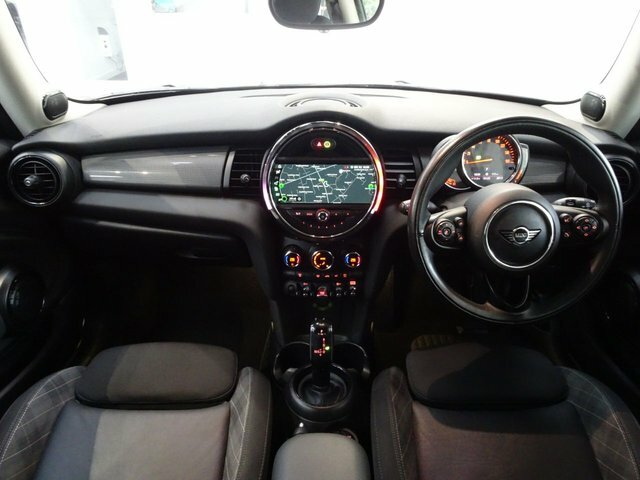 Mini Hatch 1.5 Cooper Hatchback Steptronic Euro 6 RE18WDK Red #2