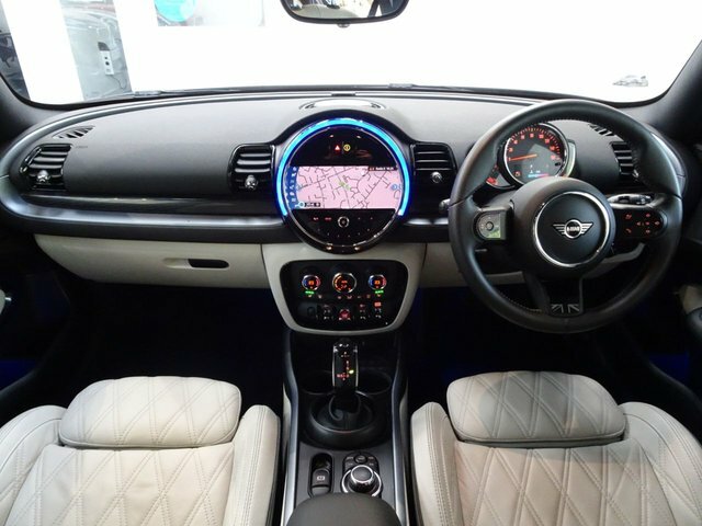 Mini Clubman 1.5 Cooper Exclusive Estate 6Dr Steptronic BX23WLP Black #2