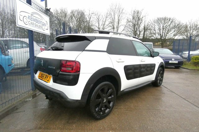 Citroen C4 Cactus 2015 1.6 Bluehdi Flair Hatchback LX65RYJ White #5