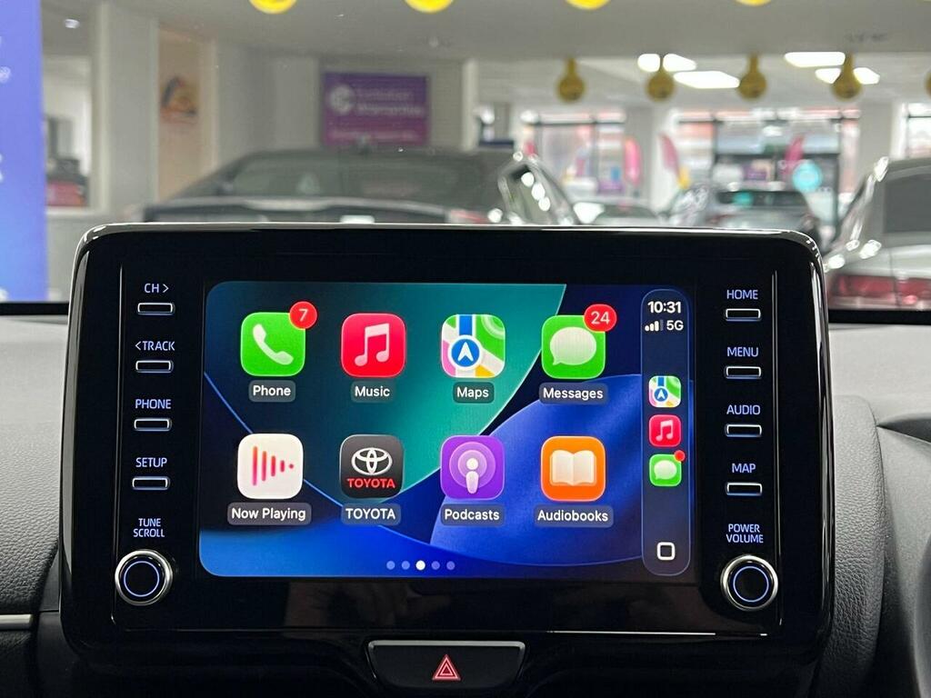 Toyota Yaris 1.5 Vvt-h Design E-cvt Euro 6 Ss EF72YMO Black #3