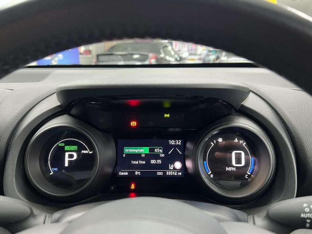 Toyota Yaris 1.5 Vvt-h Design E-cvt Euro 6 Ss EF72YMO Black #4