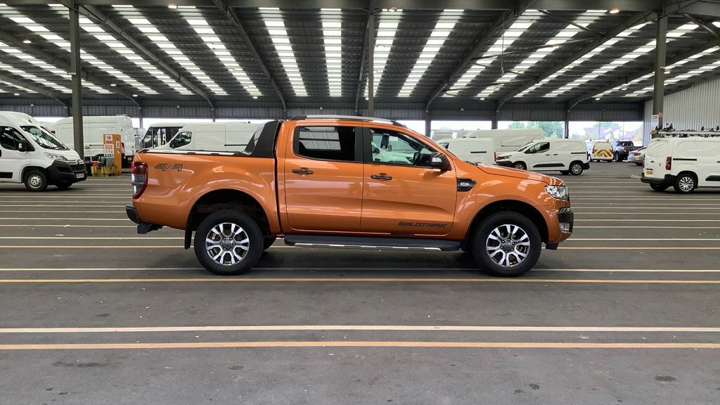 Ford Ranger 3.2L Wildtrak 4X4 Double Cab Tdci Manua SS16NRO Orange #2