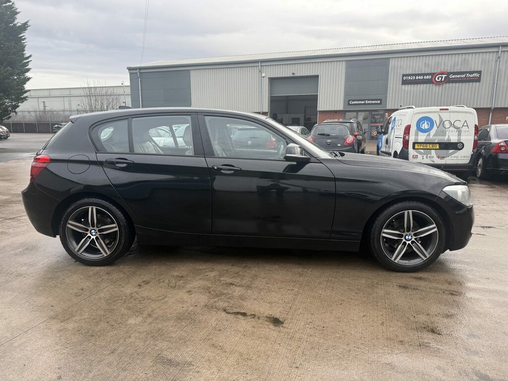 BMW 1 Series Hatchback RJ12FTD Black #5