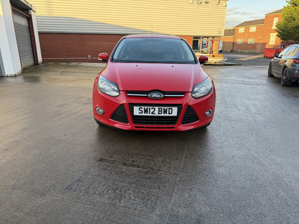Ford Focus Hatchback SW12BWD Red #5