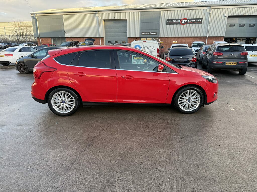 Ford Focus Hatchback SW12BWD Red #6