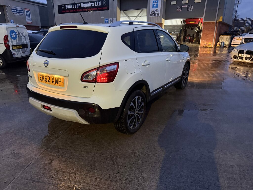 Nissan Qashqai Suv EK62XMP White #3