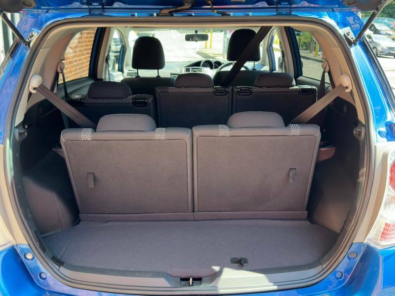 Toyota Verso 1.8 V-matic Trend M-drive S 7 Seater - 2014 6 Blue #4