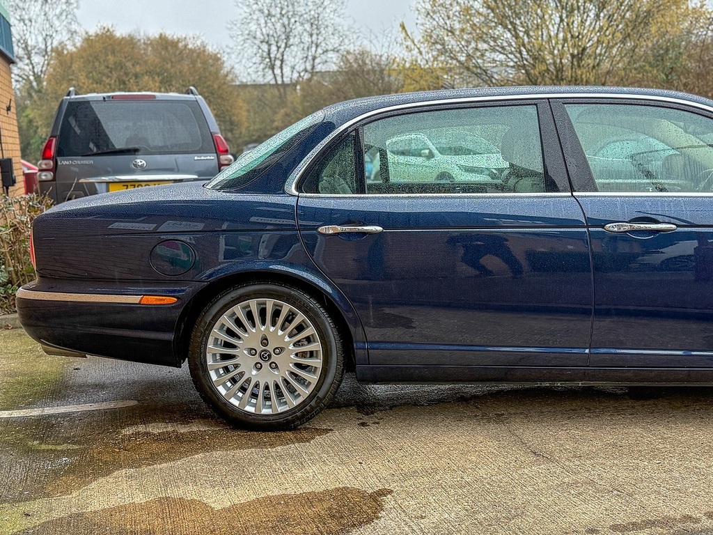 Daimler Super Eight Super Eight 2006 Lwb X350 Silver #21