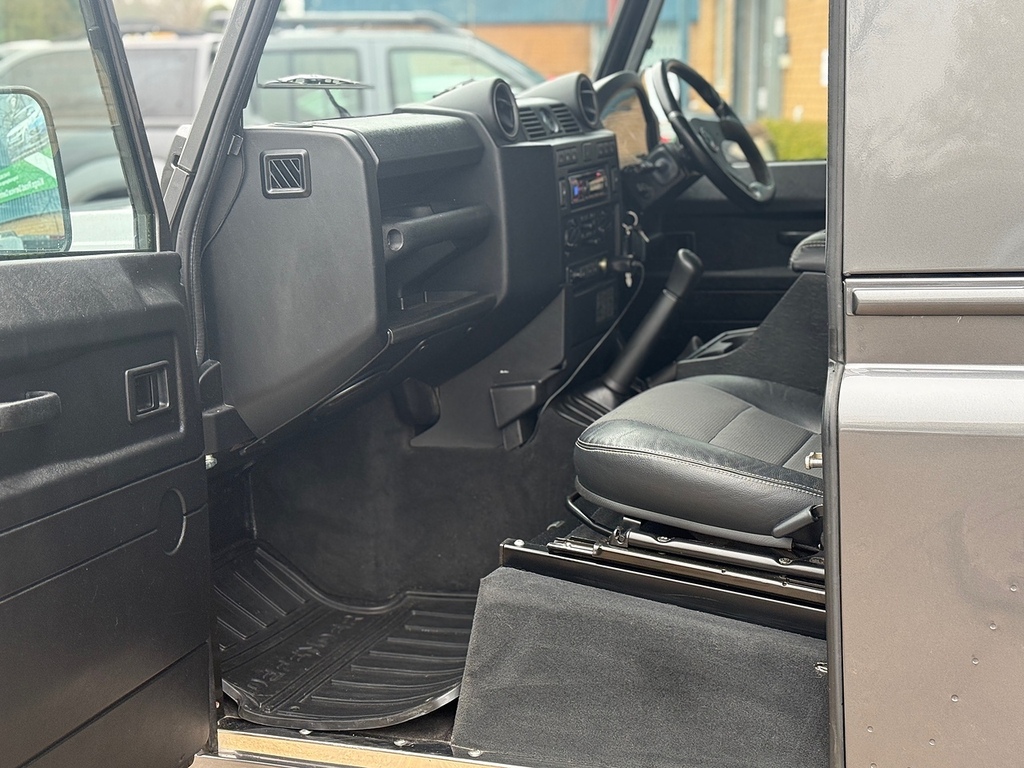 Land Rover Defender 90 Tdci Xs U5342 MJ14JYB  #3