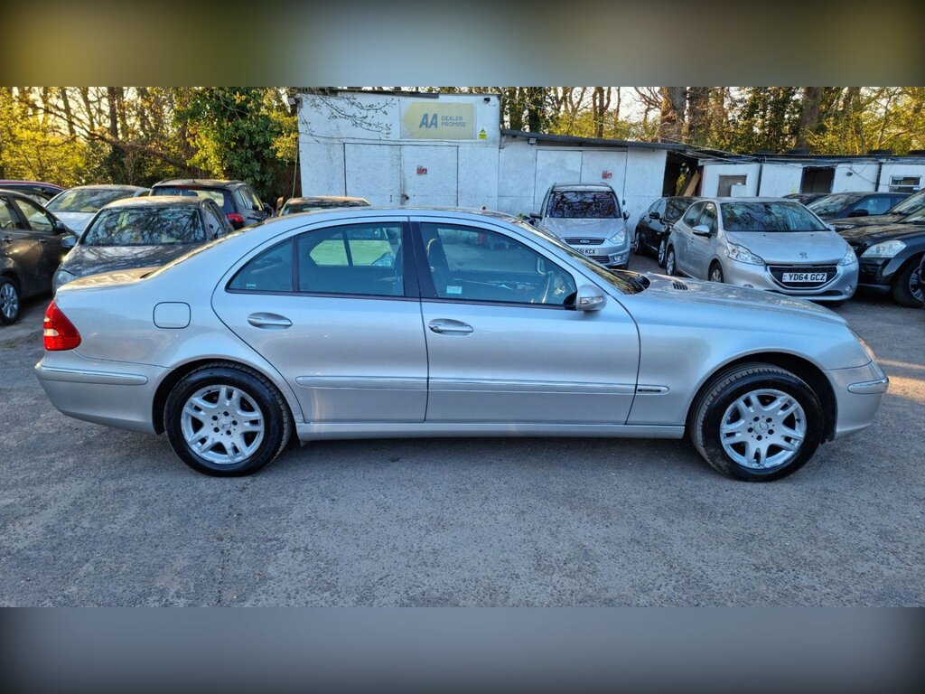 Mercedes-Benz E Class 2.1 E220 Cdi Elegance Silver
