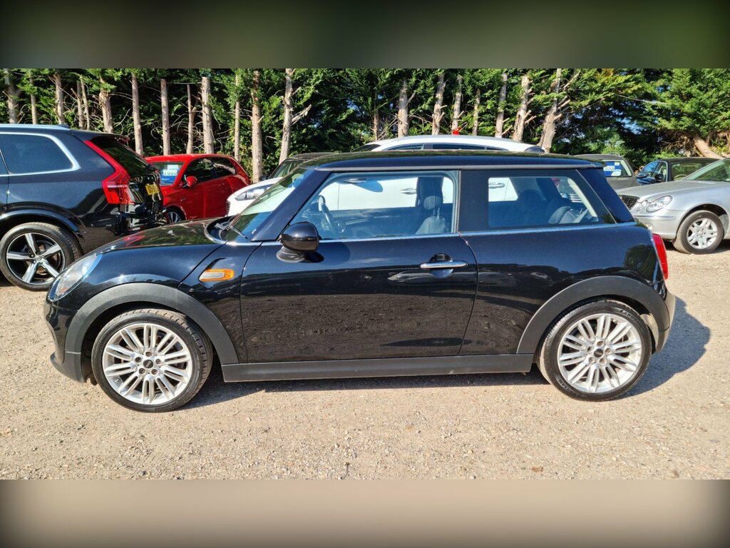 Mini Hatch 1.5 Cooper Euro 6 Ss Black