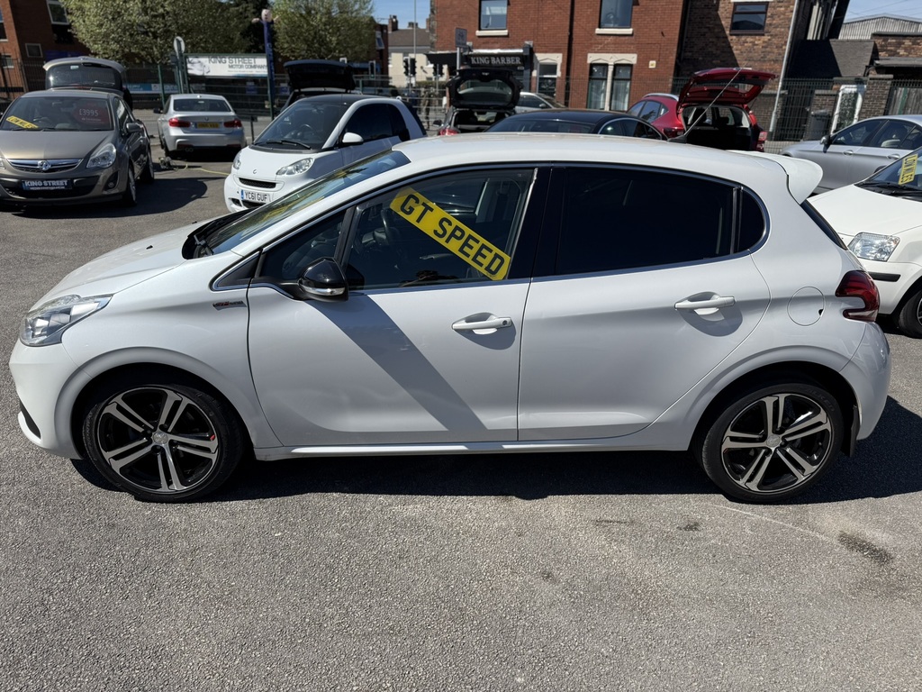 Peugeot 208 Gt Line 2015 15 Reg AX15YPN White #4