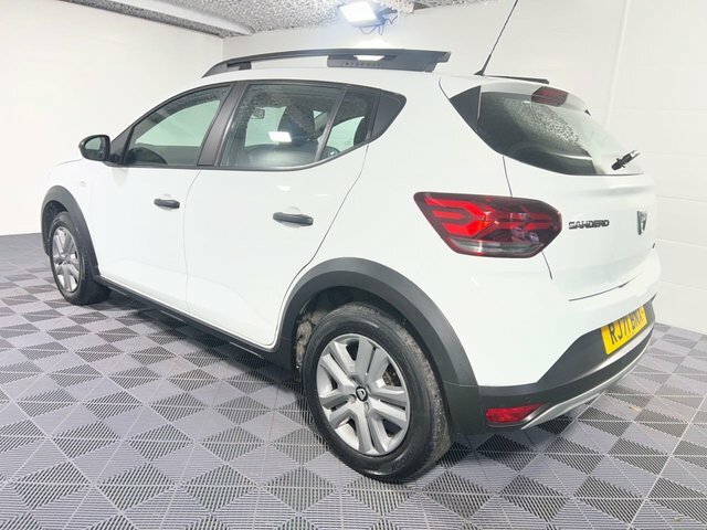 Dacia Sandero Stepway 1.0 Tce Essential Hatchback Bi Fuel Eur RJ71BNX White #3