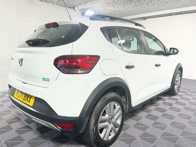 Dacia Sandero Stepway 1.0 Tce Essential Hatchback Bi Fuel Eur RJ71BNX White #5