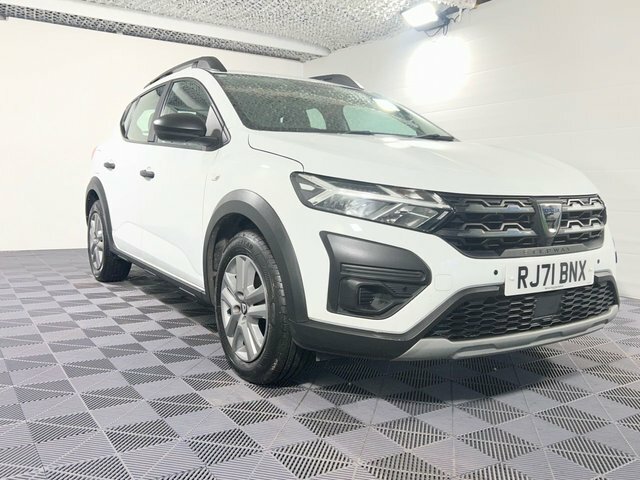 Dacia Sandero Stepway 1.0 Tce Essential Hatchback Bi Fuel Eur White