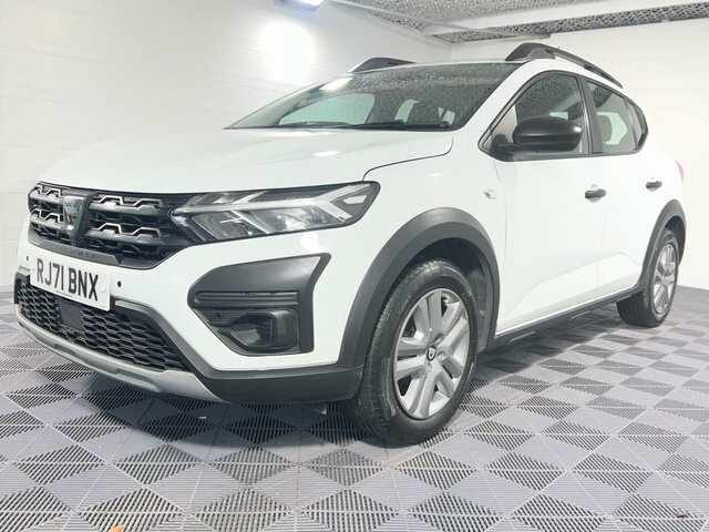 Dacia Sandero Stepway 1.0 Tce Essential Hatchback Bi Fuel Eur RJ71BNX White #4