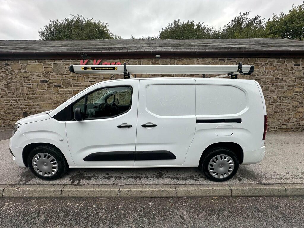 Vauxhall Combo Panel Van 1.5 Turbo D 2300 Sportive L2 H1 Euro 6 6 DV22ZYD White #6