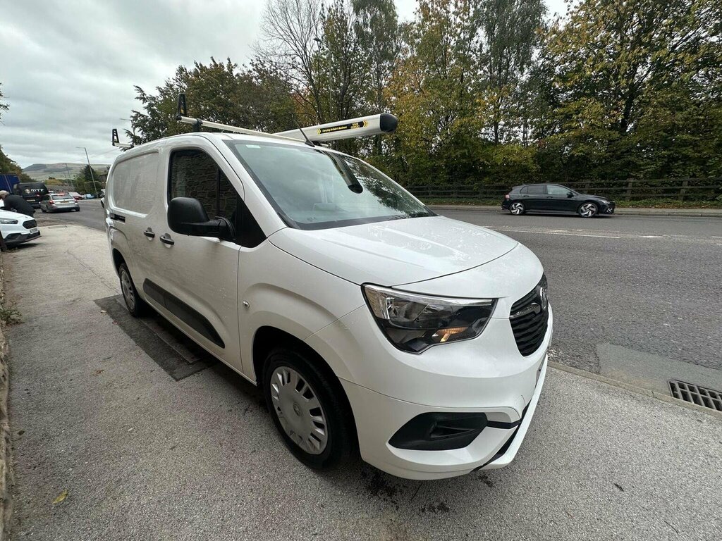 Vauxhall Combo Panel Van 1.5 Turbo D 2300 Sportive L2 H1 Euro 6 6 DV22ZYD White #3