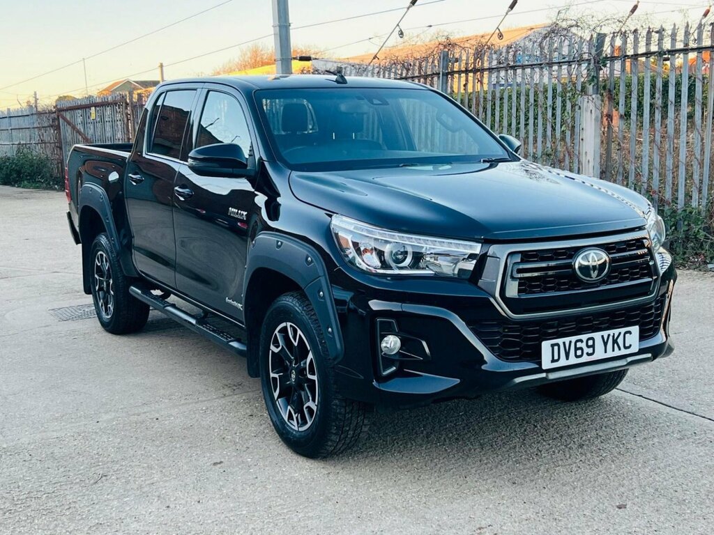Toyota HILUX Pickup 2.4 D-4d Invincible X 4Wd Euro 6 Ss Black
