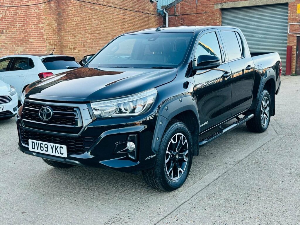 Toyota HILUX Pickup 2.4 D-4d Invincible X 4Wd Euro 6 Ss DV69YKC Black #3
