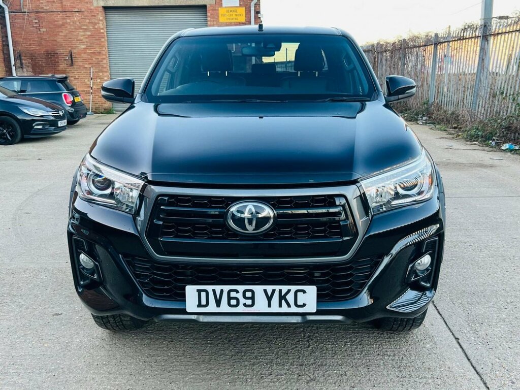 Toyota HILUX Pickup 2.4 D-4d Invincible X 4Wd Euro 6 Ss DV69YKC Black #2