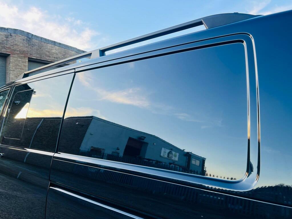 Volkswagen Transporter Sportline Mpv White #18