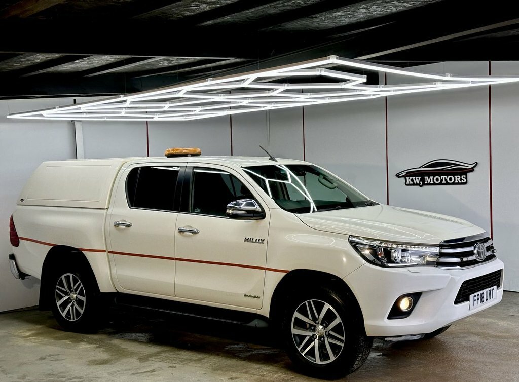 Toyota HILUX 2.4L Invincible FP18UMT White #3